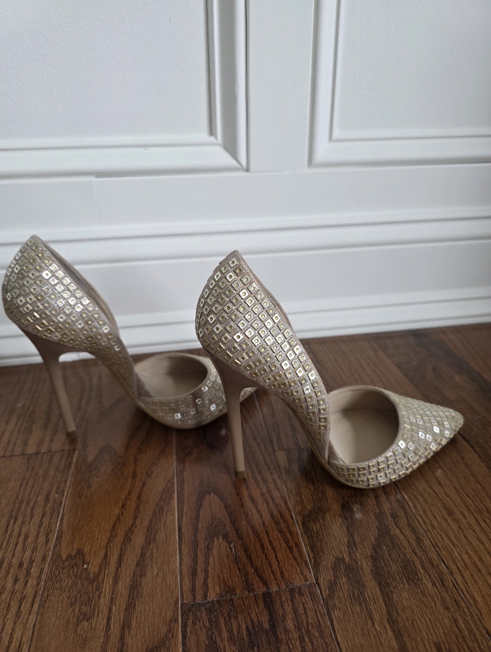 Steve Madden Gorgeous nude stiletto with gold detailing